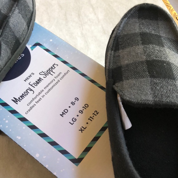Totes Men’s Black Gray Plaid Memory Foam Slippers Size M (8-9) and XL (11-12) - Picture 3 of 11